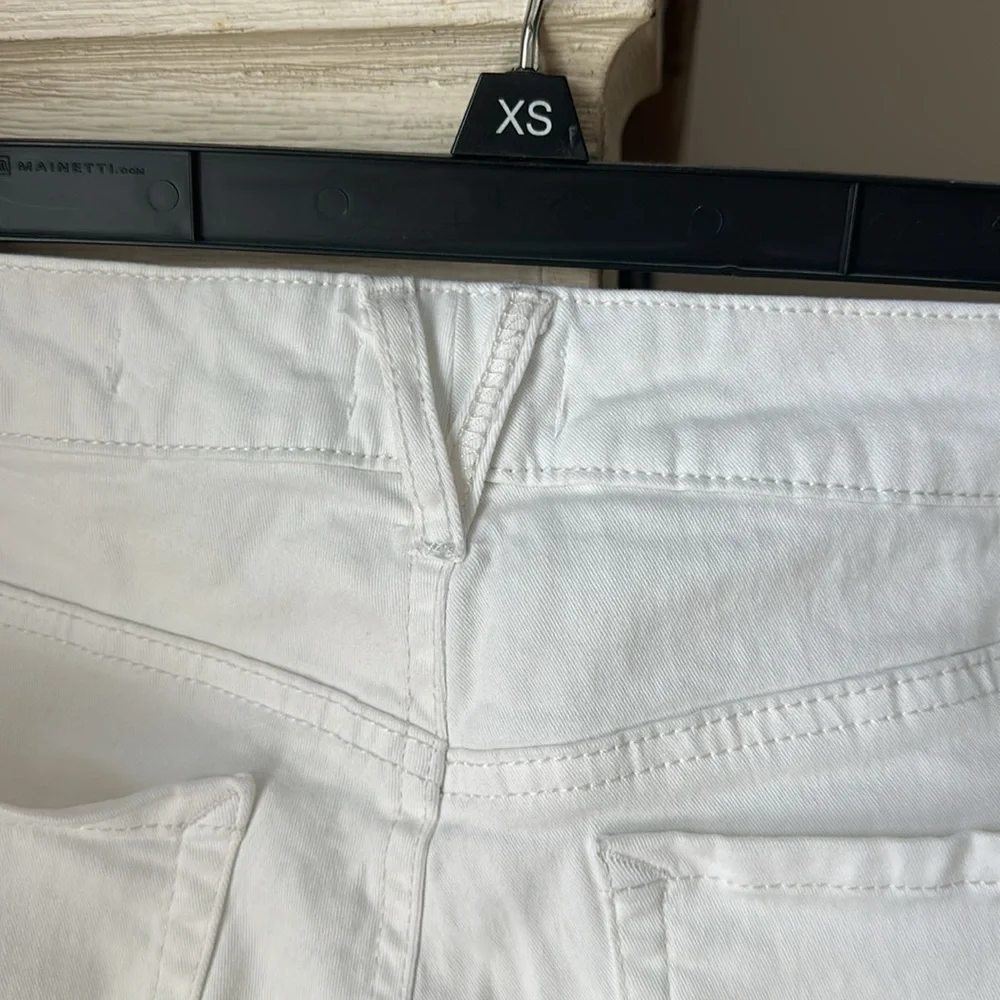 Jessica Simpson relaxed skinny crop white jeans